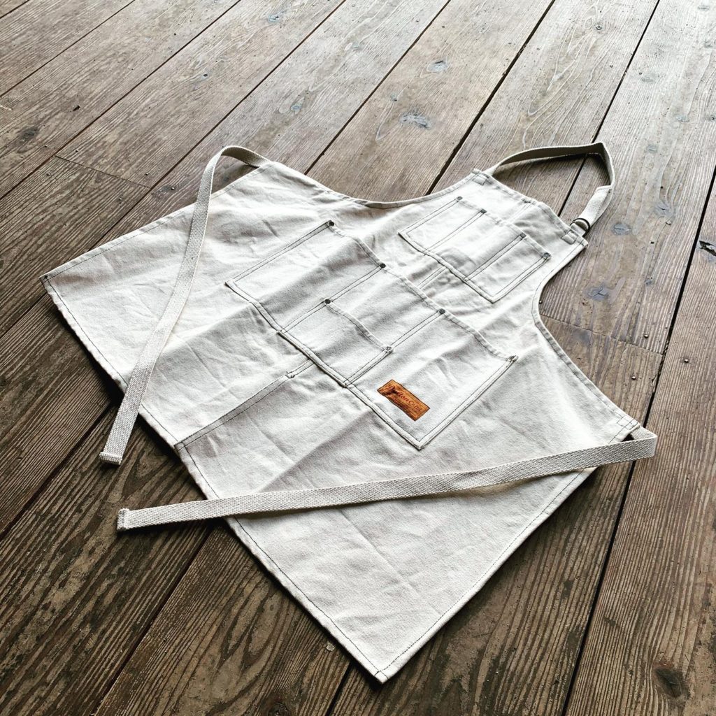 $fields['main_image']['alt']