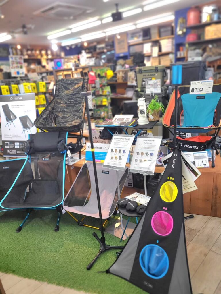 $fields['main_image']['alt']